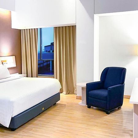 Harper Palembang By Aston Hotel Екстериор снимка