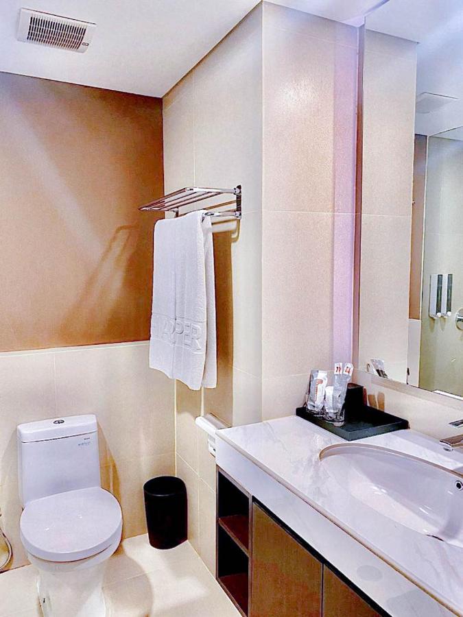 Harper Palembang By Aston Hotel Екстериор снимка