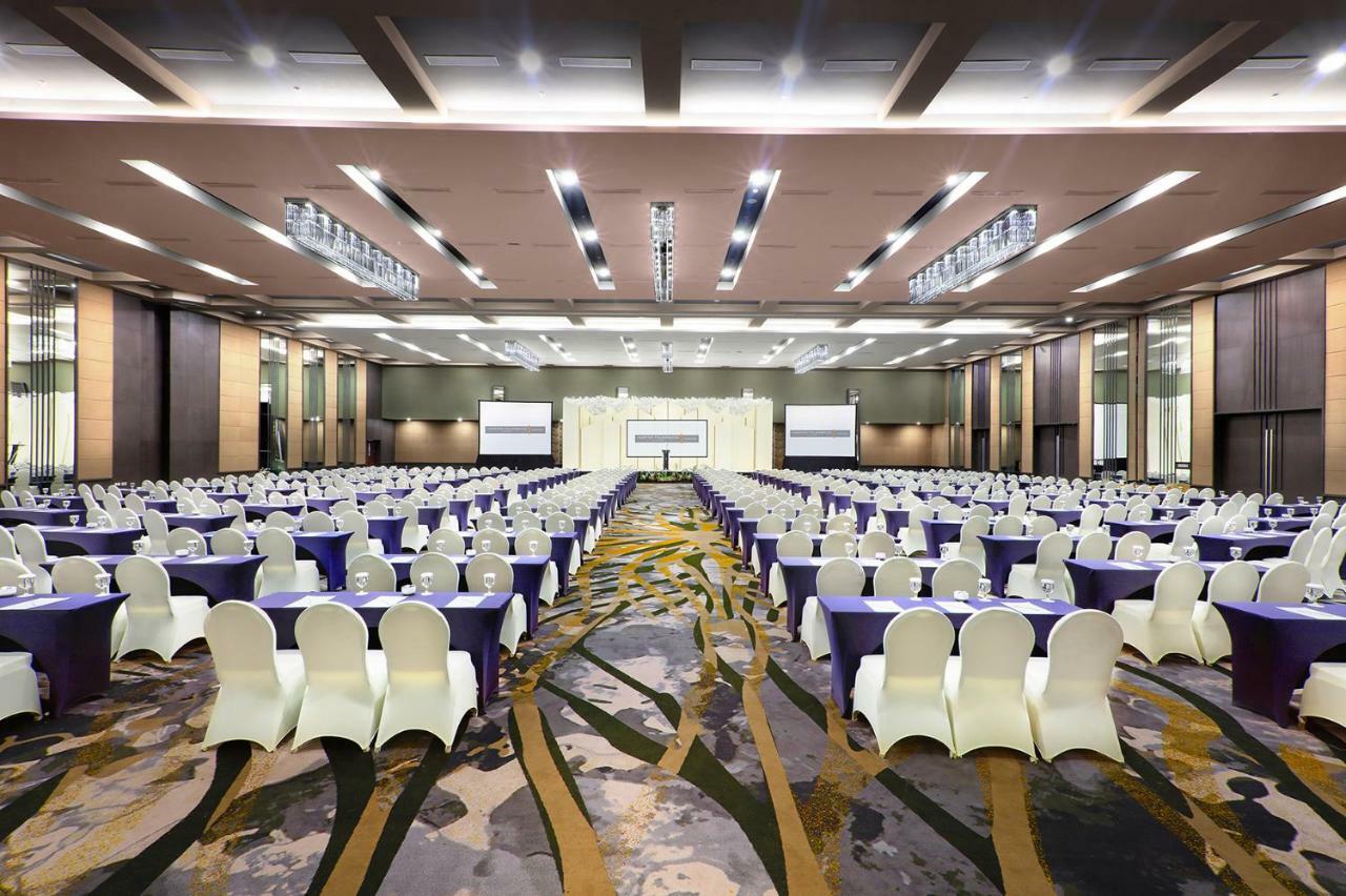 Harper Palembang By Aston Hotel Екстериор снимка